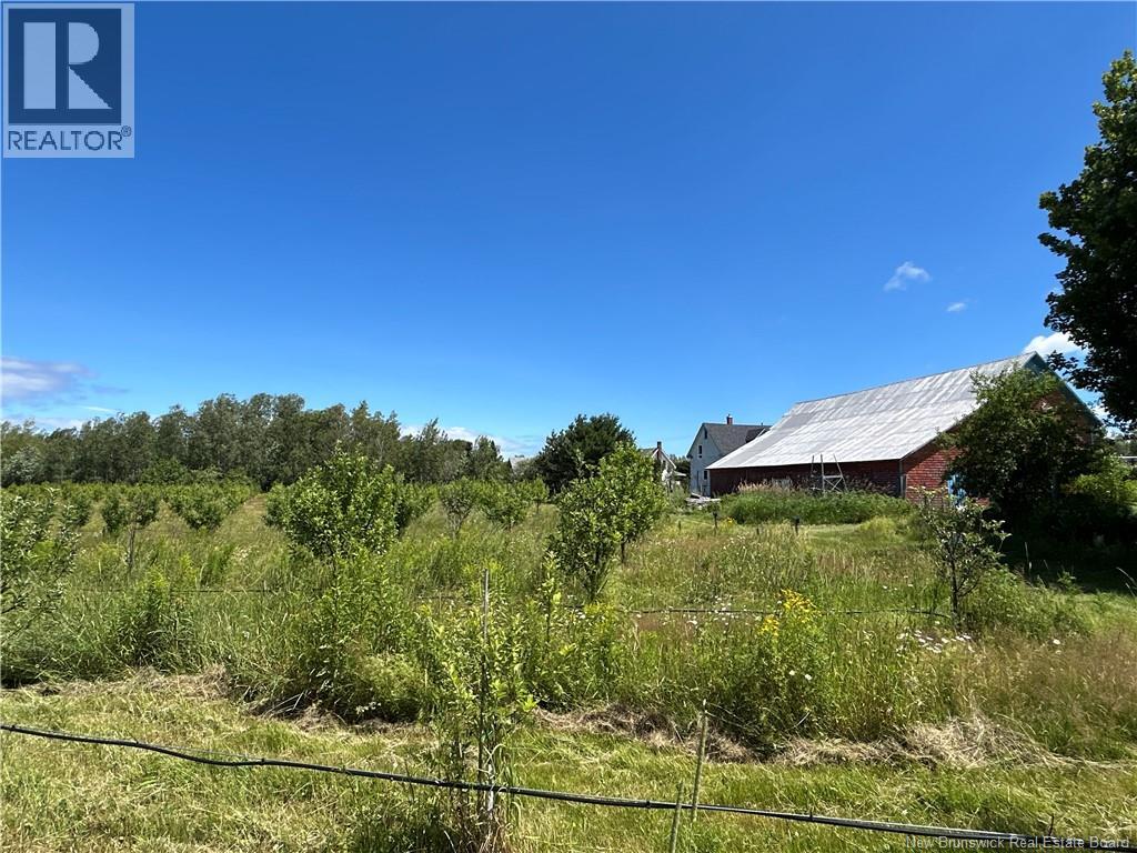 324 Des Acadiens Boulevard, Bertrand, New Brunswick, E1W1C6, Bertrand, New Brunswick — photo 4 of 5