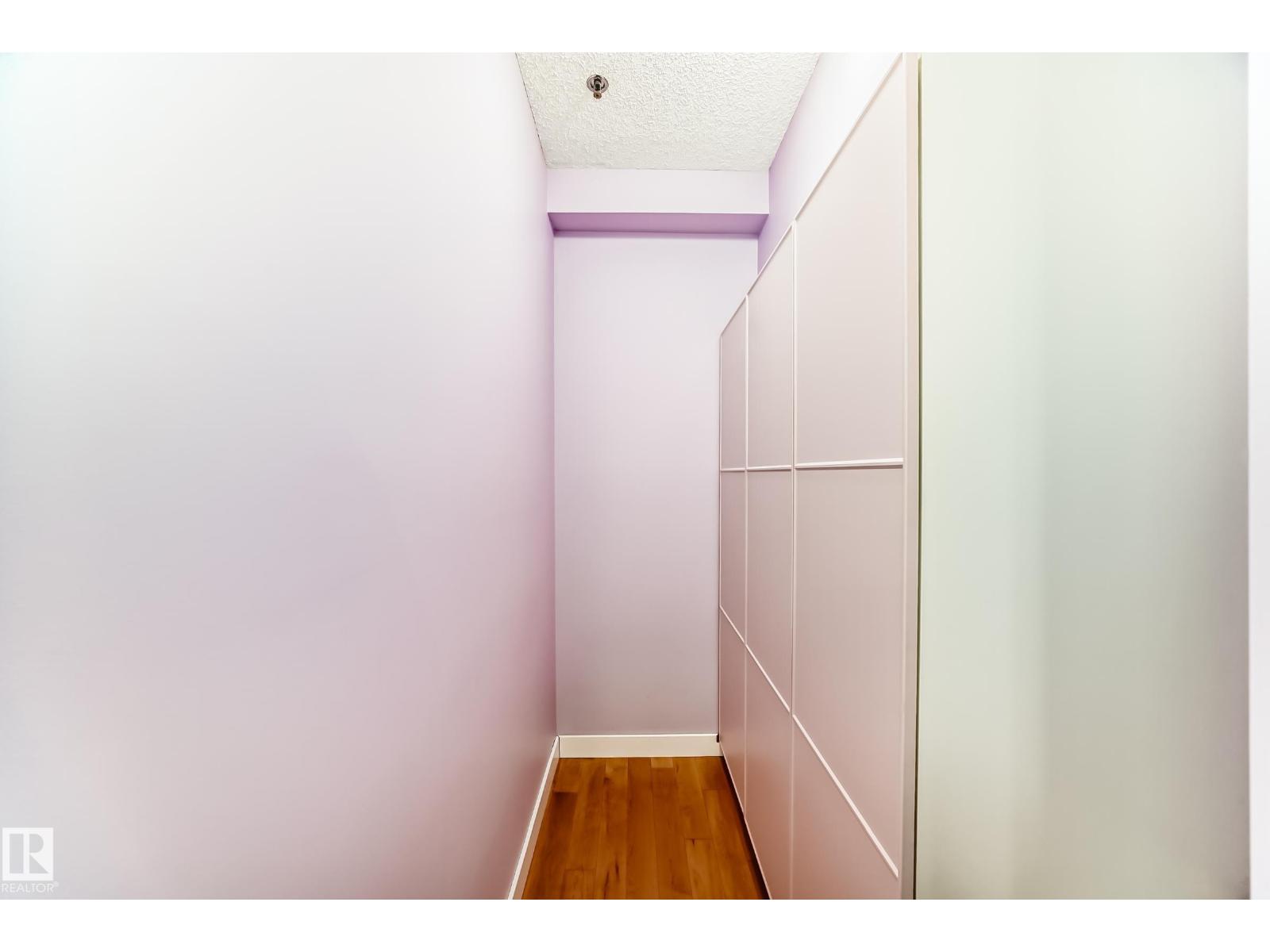 #211 9750 94 ST NW - 27