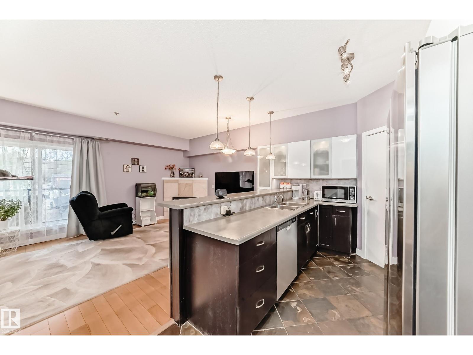 #211 9750 94 ST NW - 9