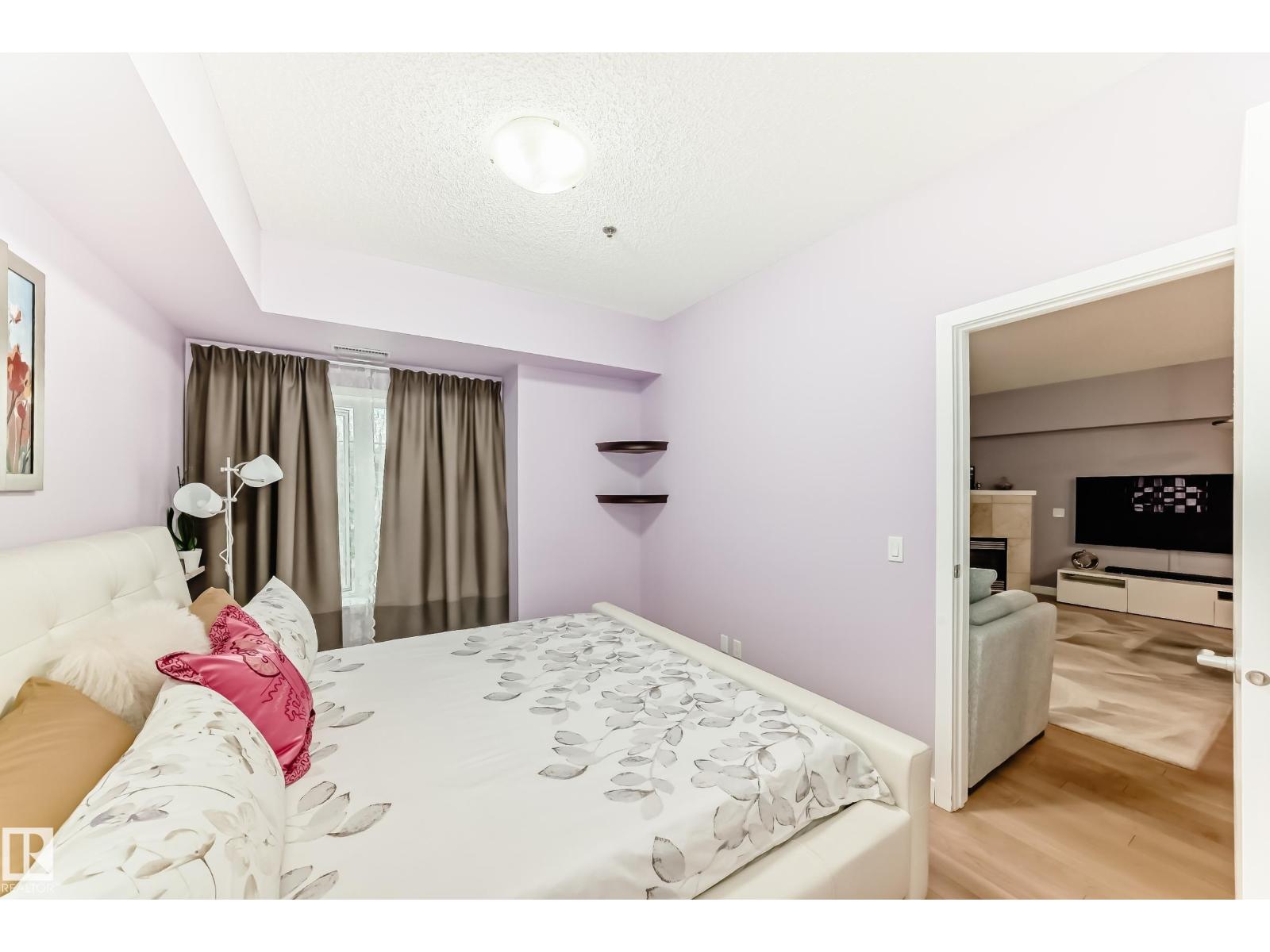 #211 9750 94 ST NW - 26