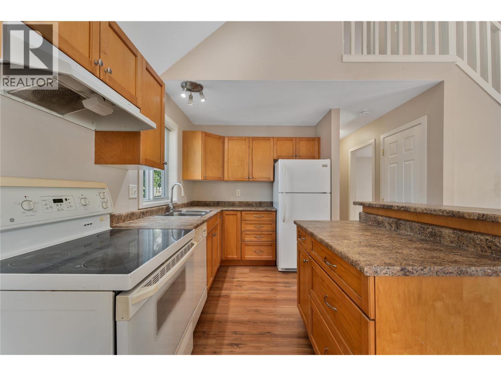 811 Martin Avenue - Image 24