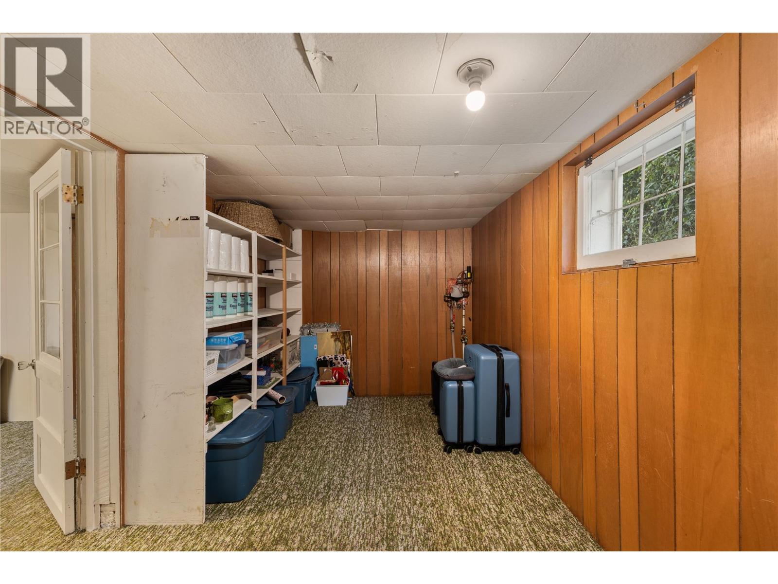 811 Martin Avenue - 60