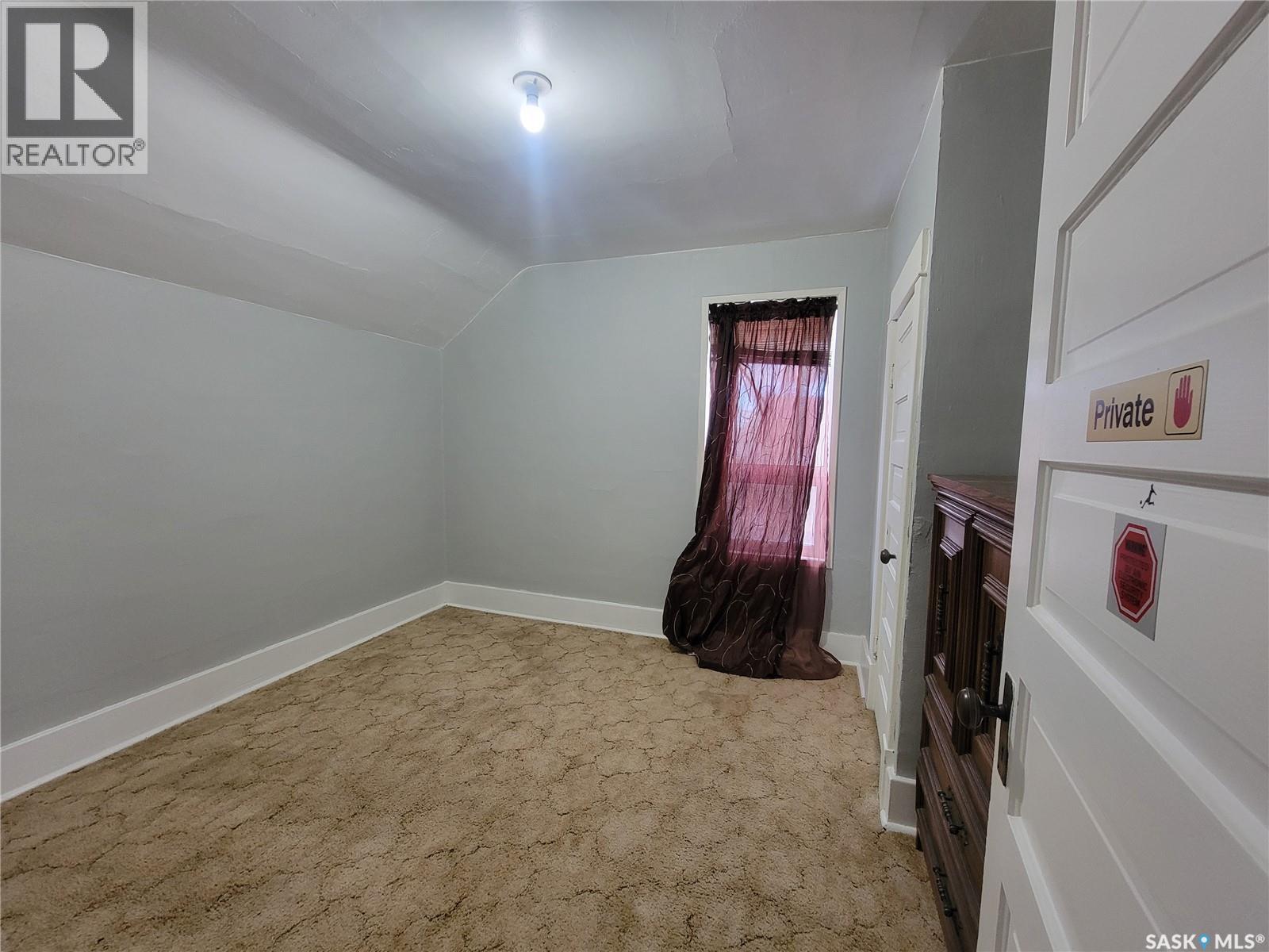 411 1st STREET W - 12