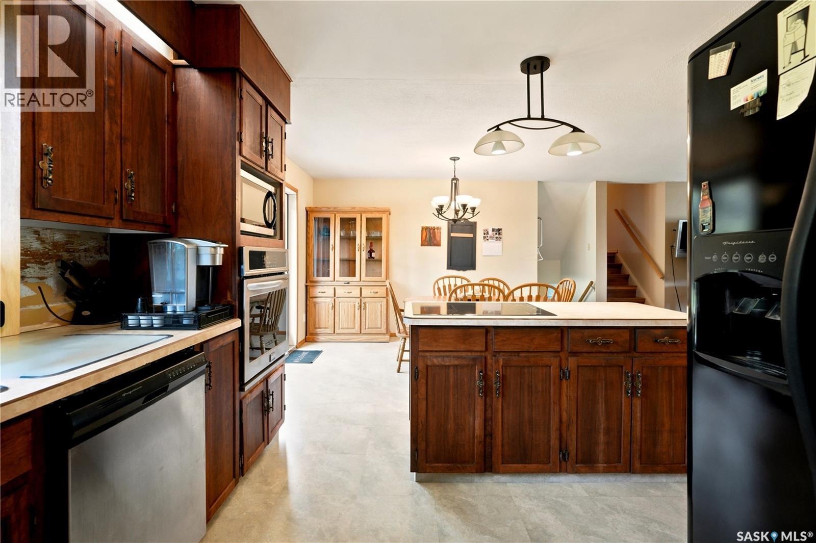 Domremy Acreage - Image 25