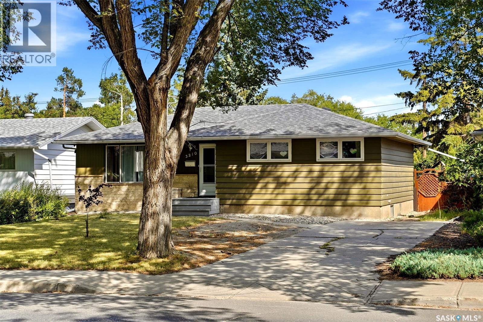 3210 Parliament AVENUE - 2