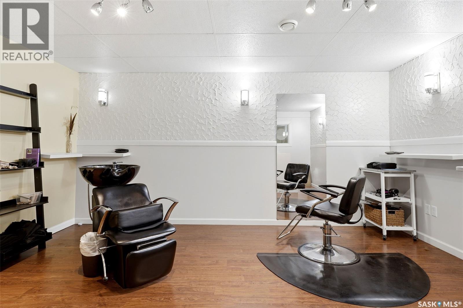 3210 Parliament AVENUE - Image 25