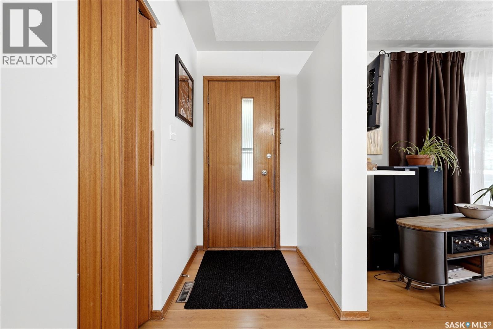 3210 Parliament AVENUE - 3