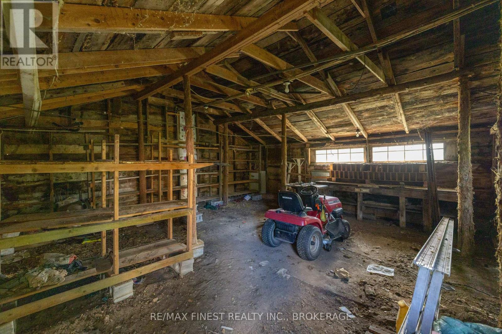 43 CLANCY ROAD - Image 32