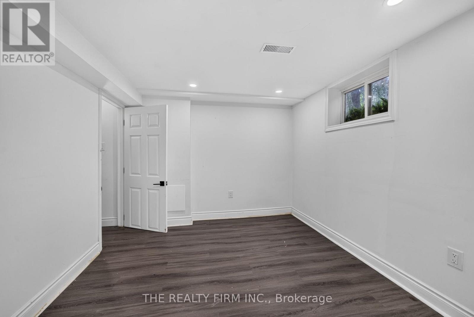 24 FAIRVIEW COURT - 14