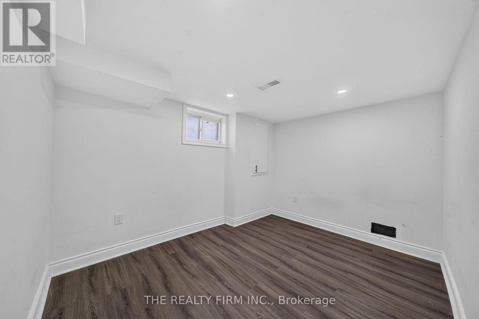 24 FAIRVIEW COURT - 18