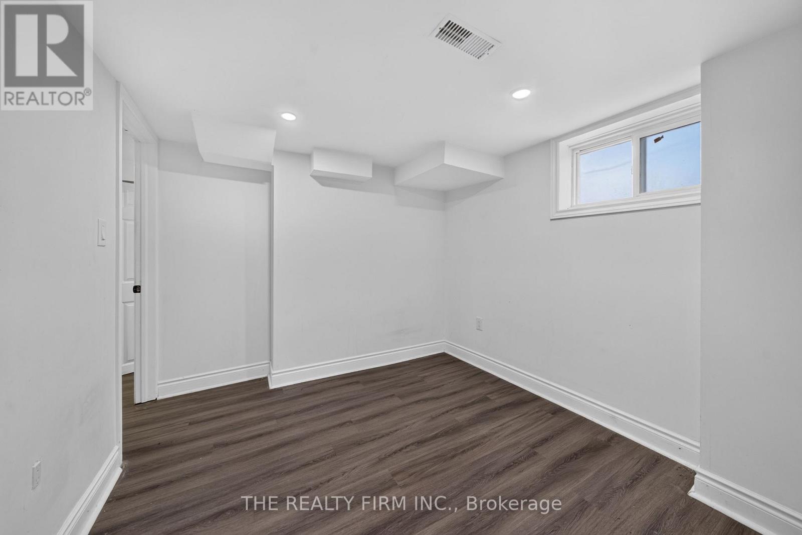 24 FAIRVIEW COURT - 19