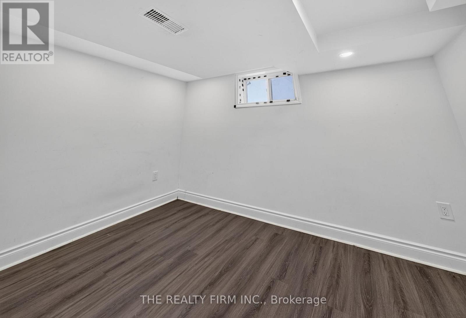 24 FAIRVIEW COURT - 20