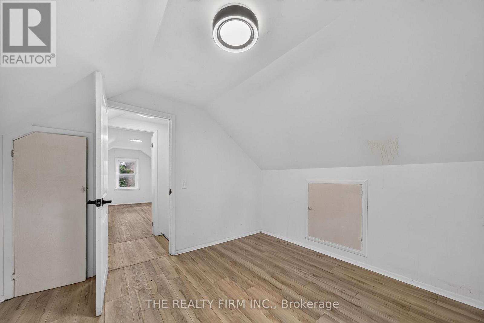 24 FAIRVIEW COURT - 25