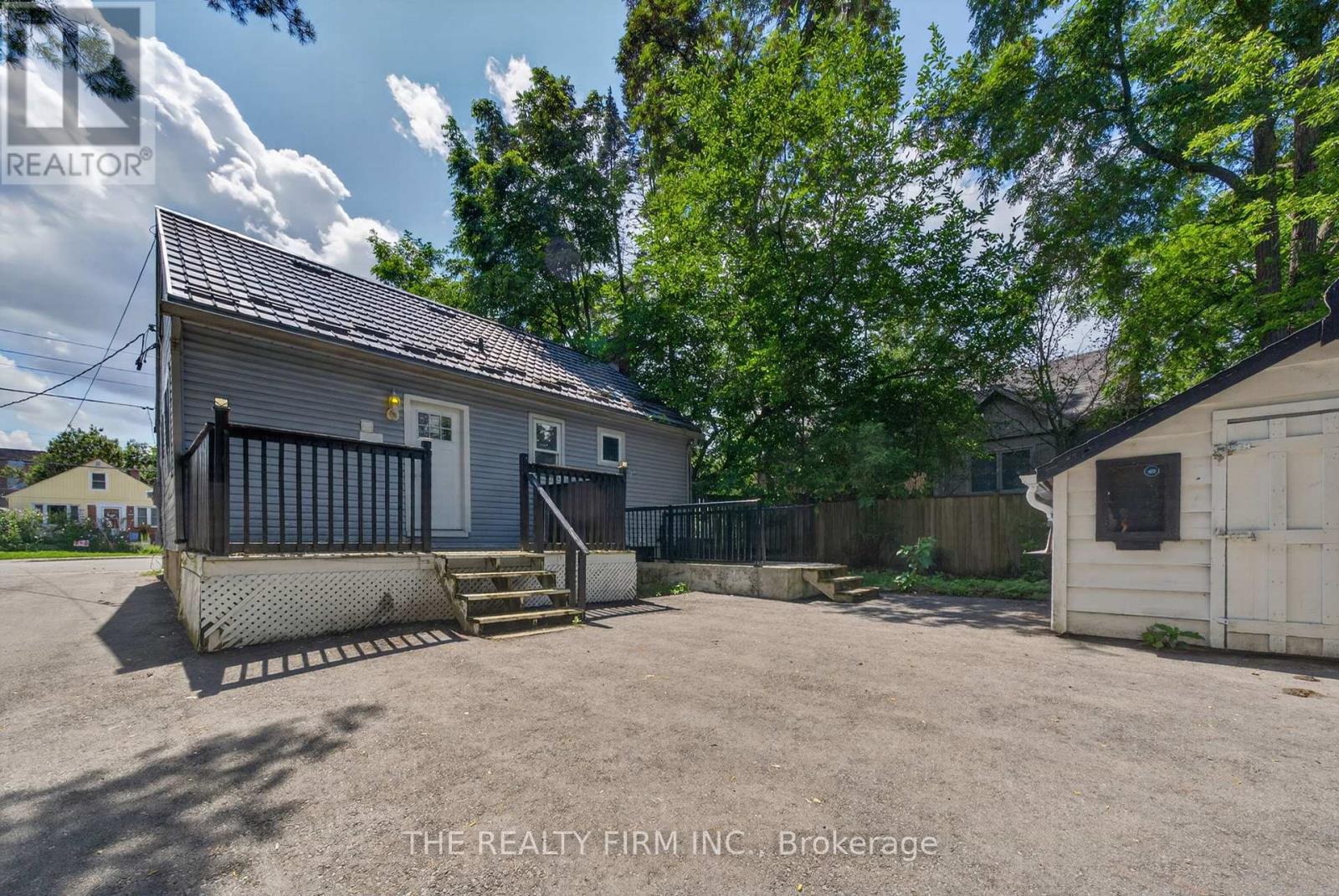 24 FAIRVIEW COURT - 27