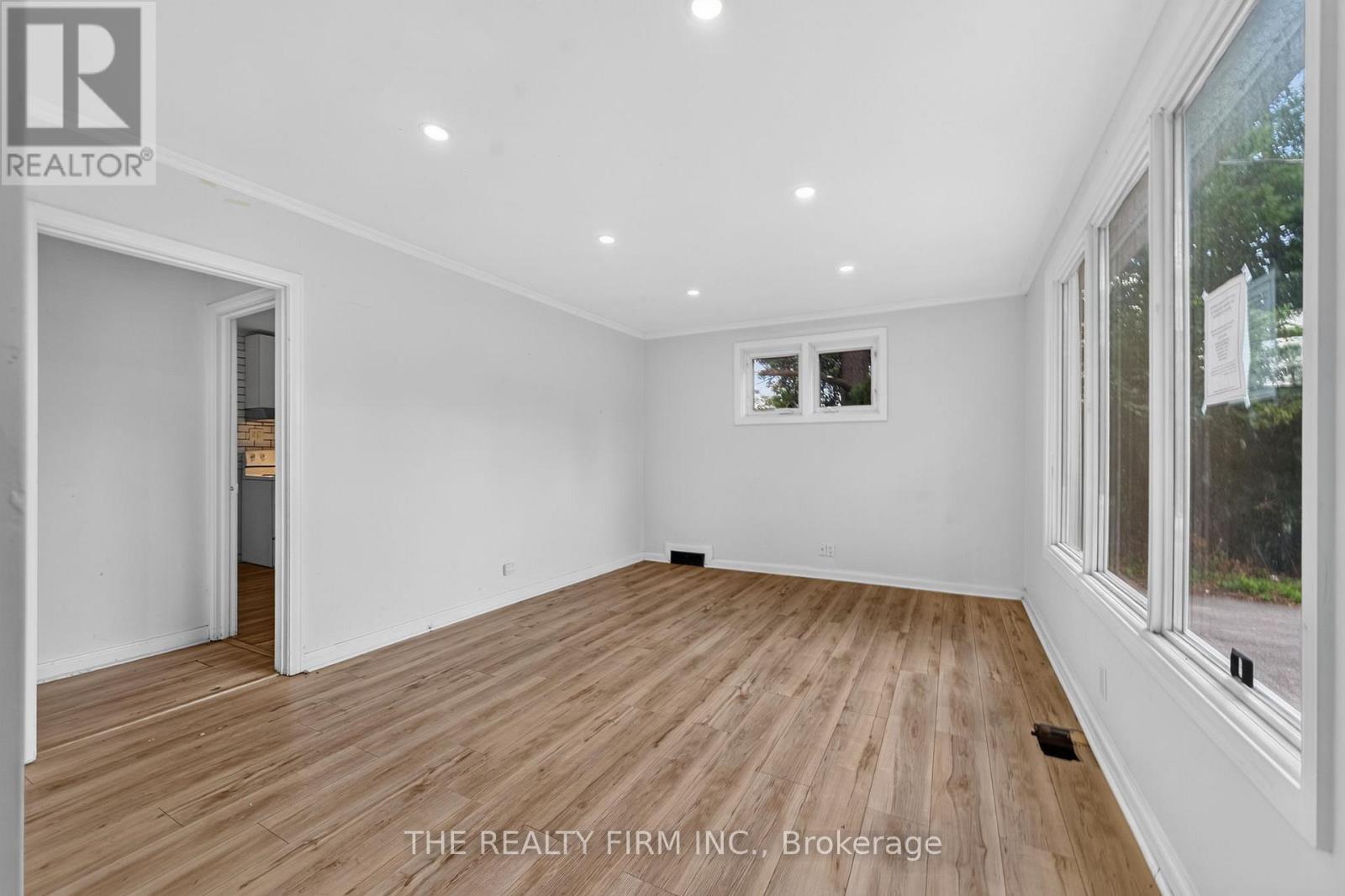 24 FAIRVIEW COURT - 3