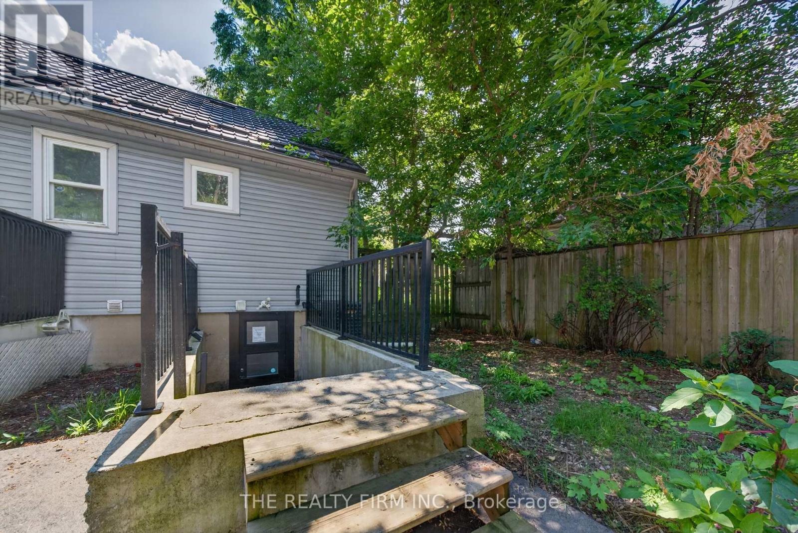 24 FAIRVIEW COURT - Image 30