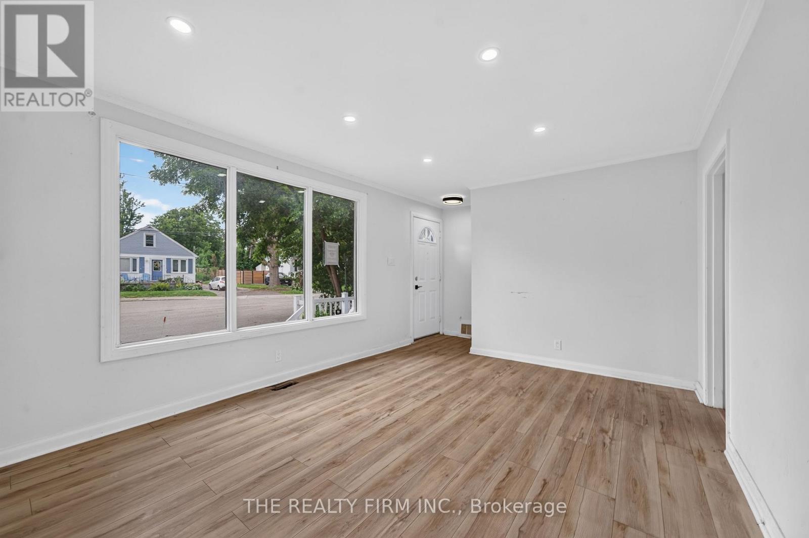 24 FAIRVIEW COURT - 4