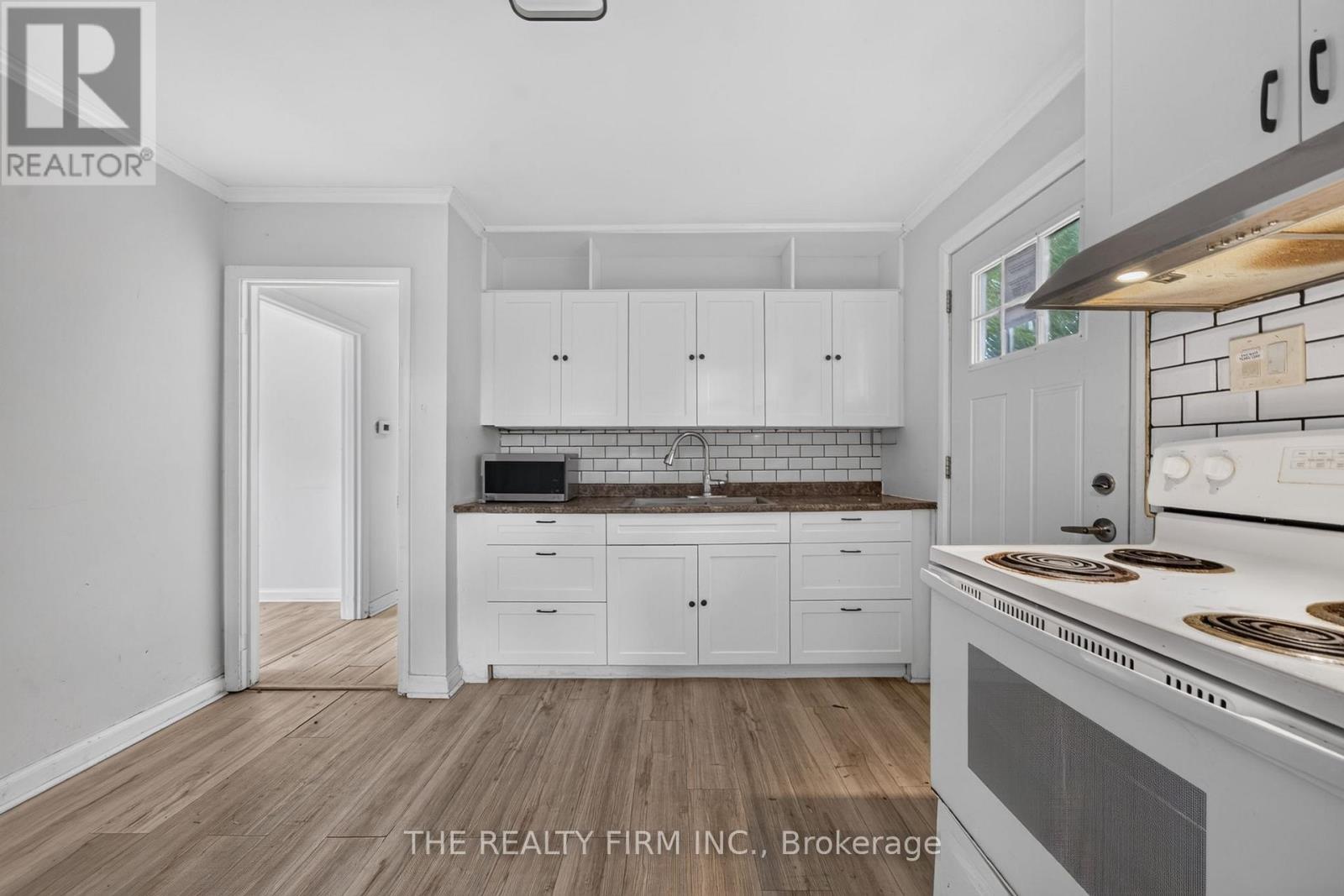 24 FAIRVIEW COURT - 7