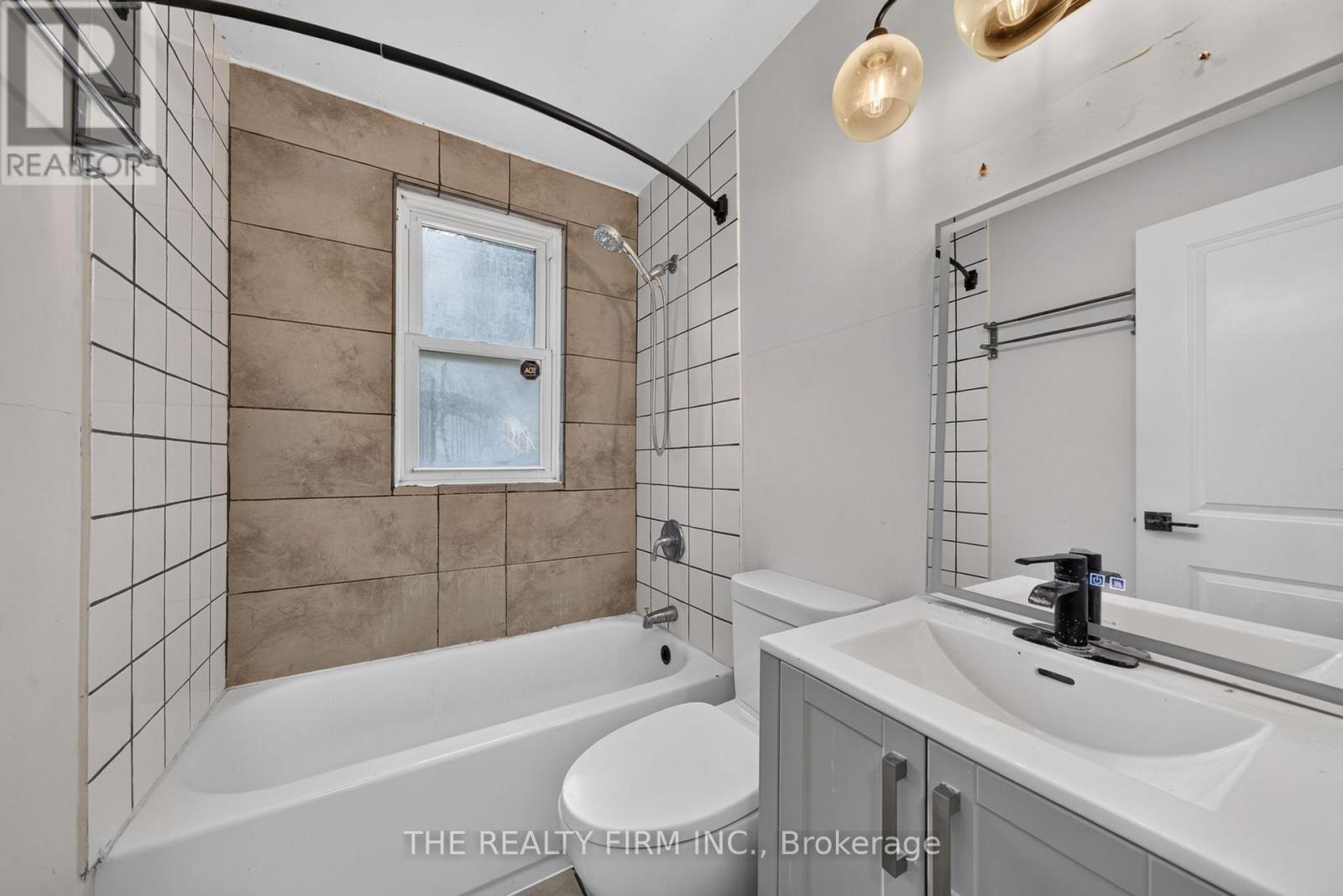 24 FAIRVIEW COURT - 9