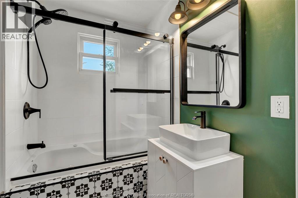 2329 MEIGHEN ROAD - 14