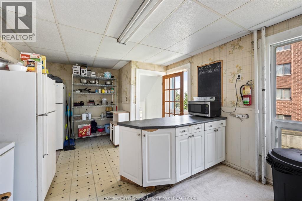 3177 RUSSELL - 11