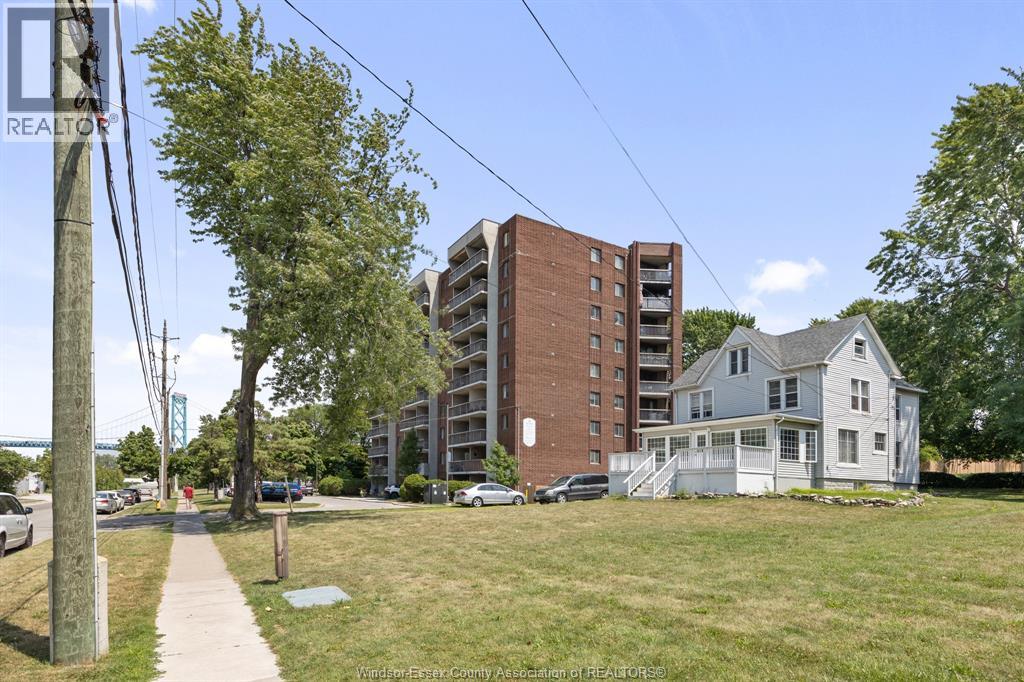3177 RUSSELL - 27