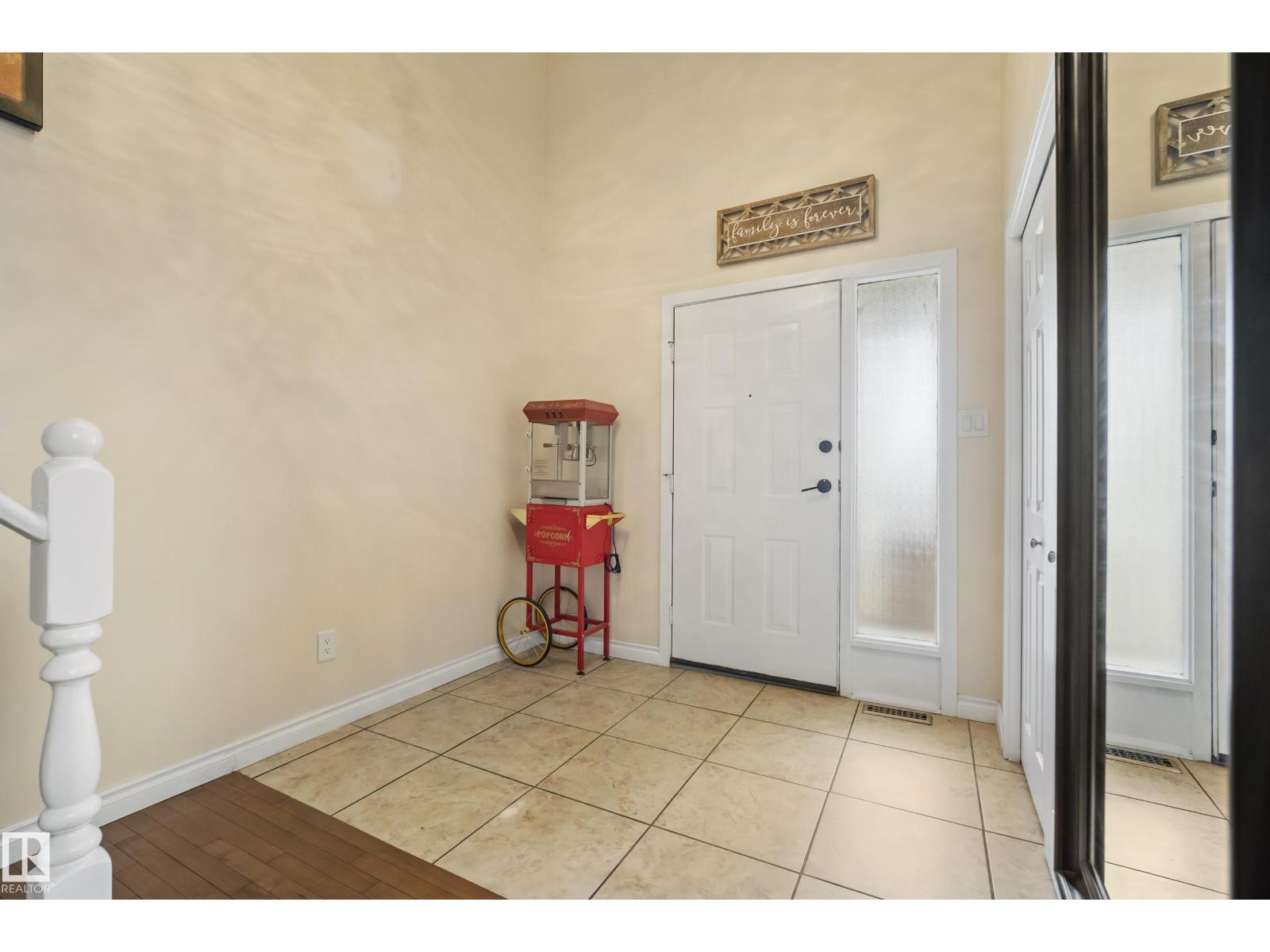 #25 3811 85 ST NW - 7