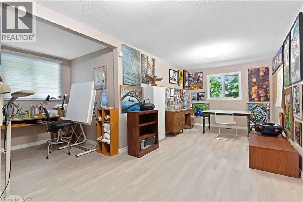 110 GRAND RIDGE Drive - Image 32