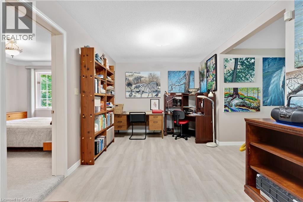 110 GRAND RIDGE Drive - Image 34