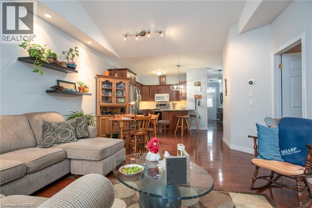 #11 44 LIVINGSTON Boulevard - 14