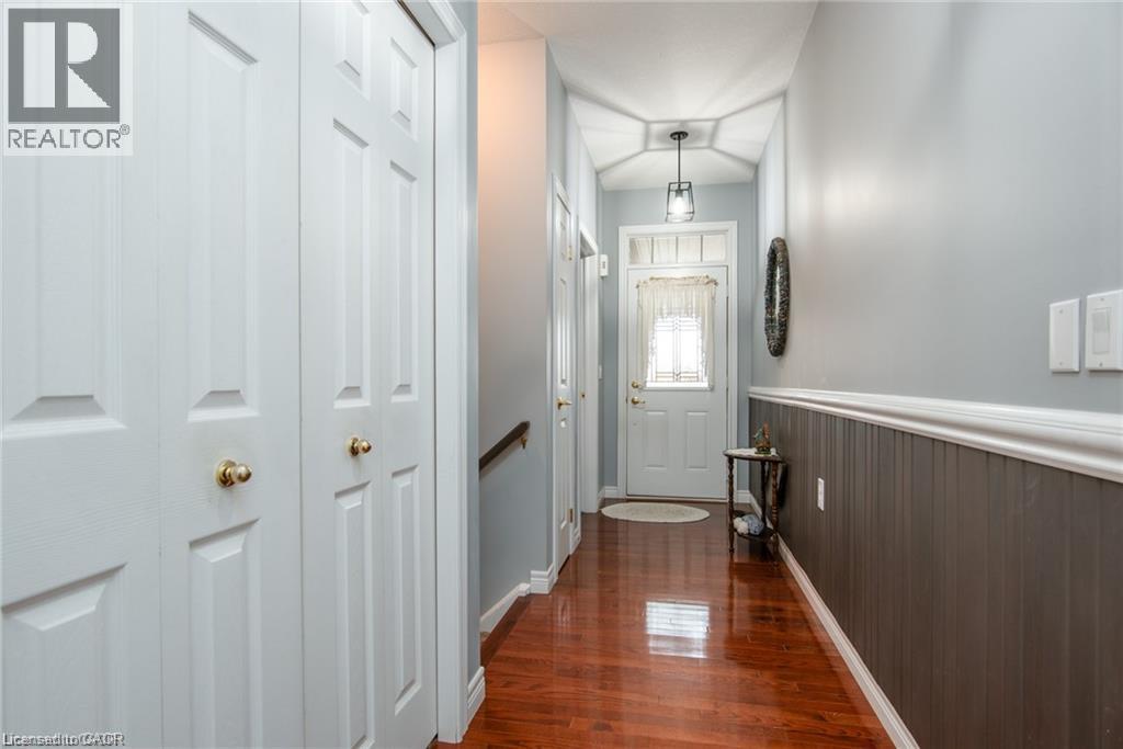 #11 44 LIVINGSTON Boulevard - Image 8