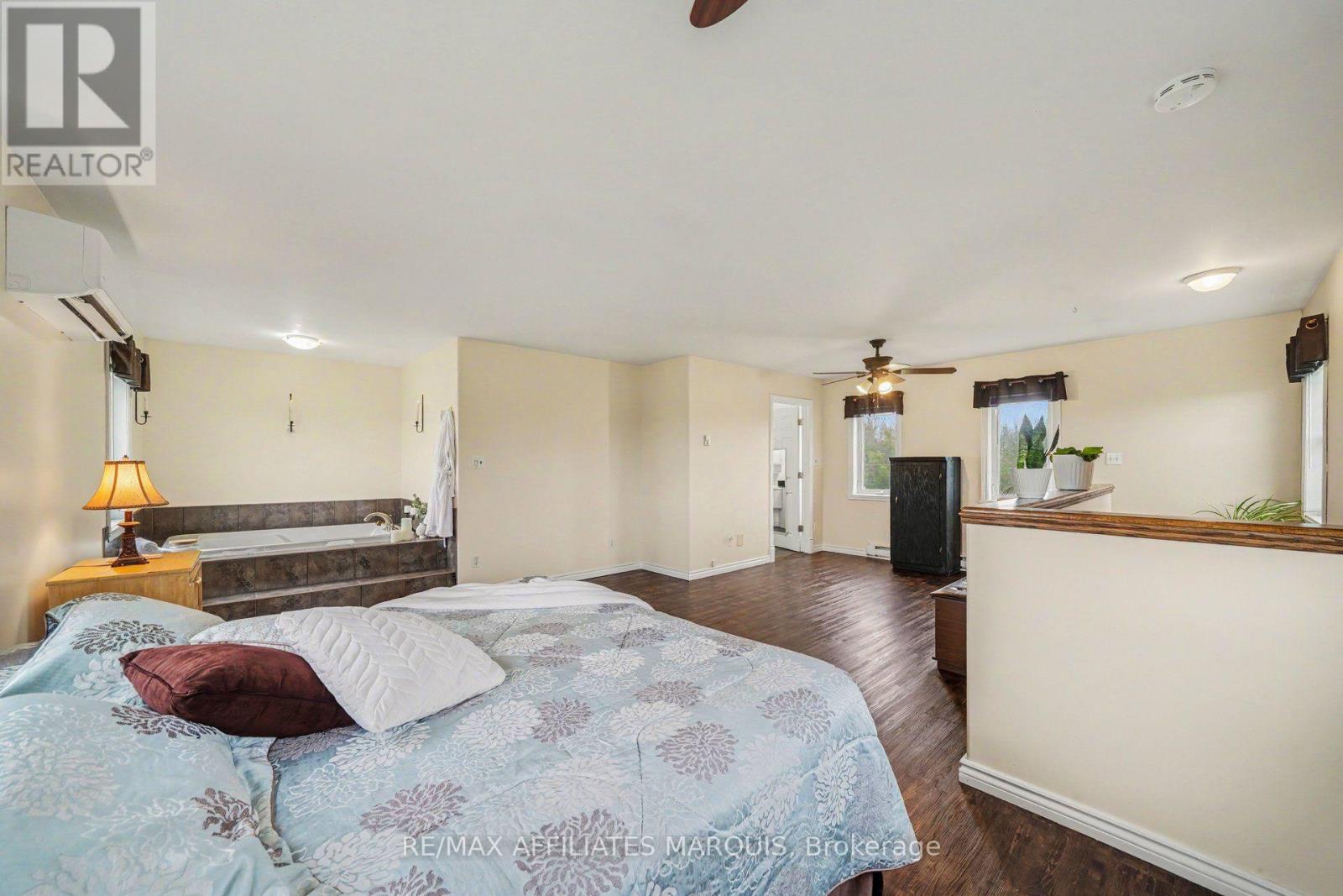 428 JOHNSTON ROAD - Image 8