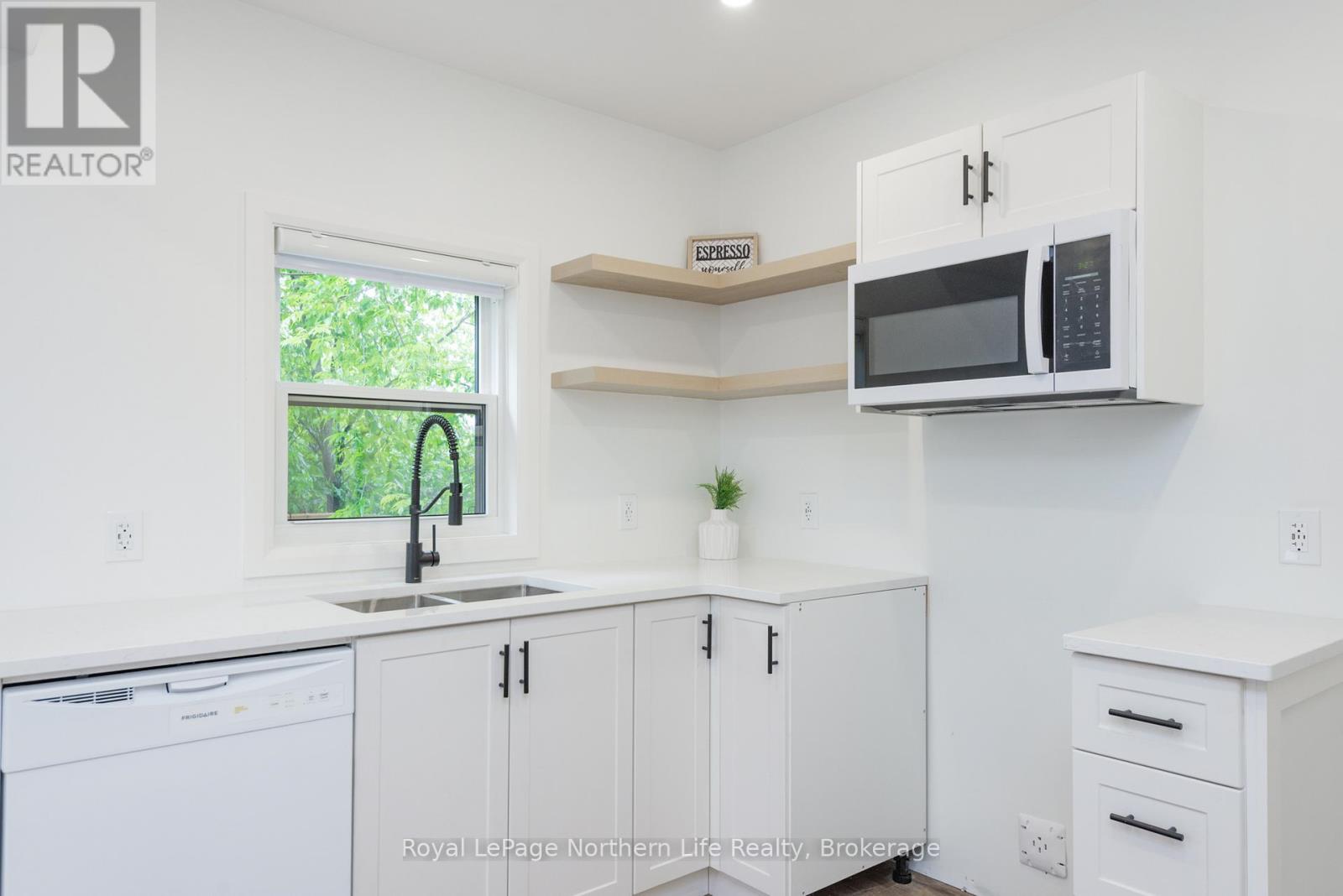 253 SECOND AVENUE W - Image 14