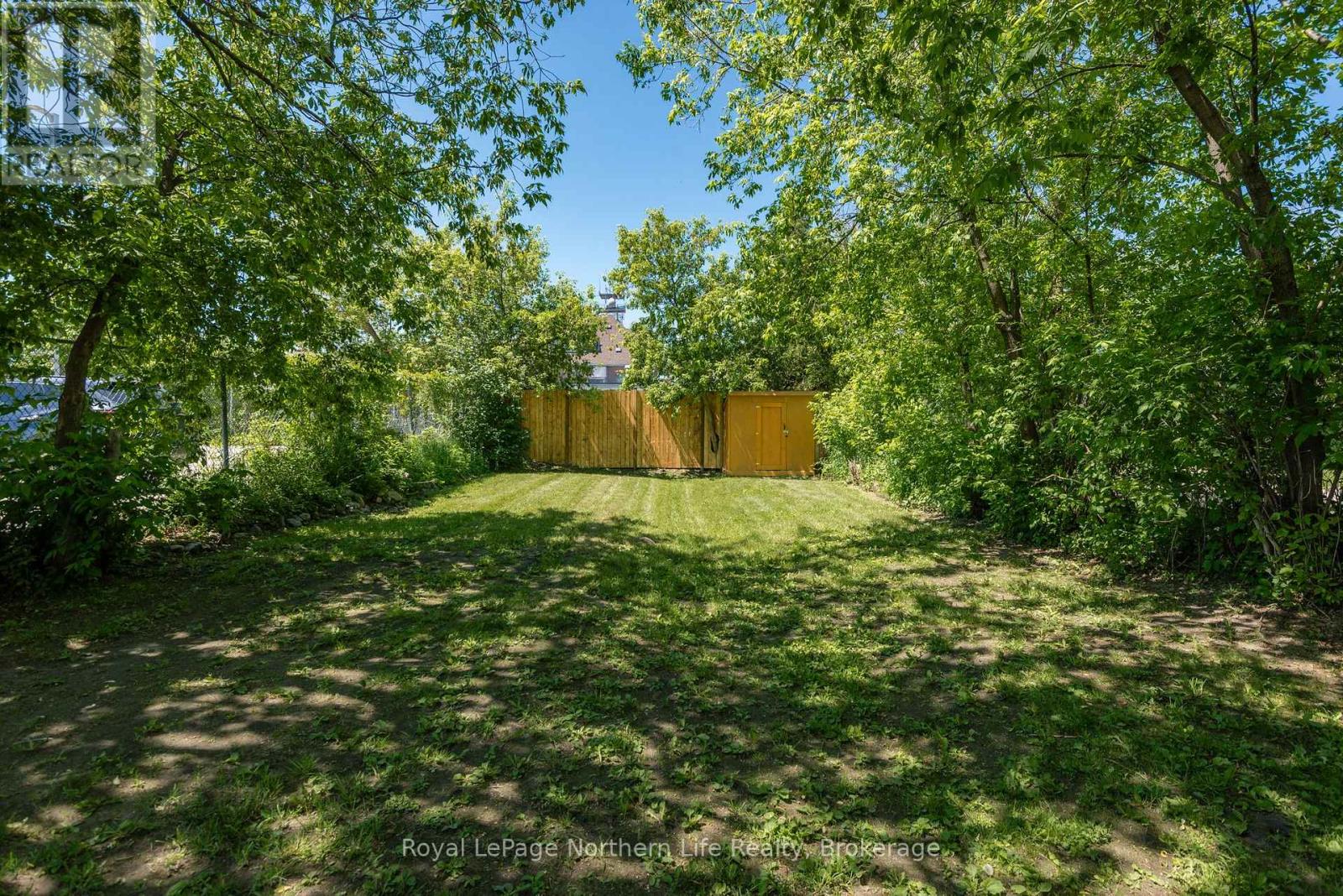 253 SECOND AVENUE W - Image 32