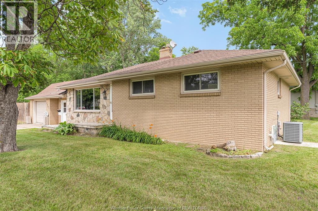 4861 Matchett Road, Windsor, Ontario, N9C2A7, Windsor, Ontario — photo 4 of 5