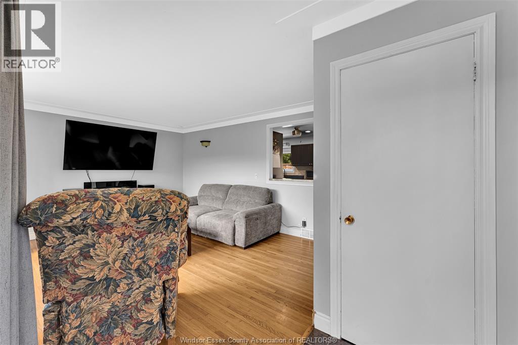 4861 Matchett ROAD, Windsor — photo 7