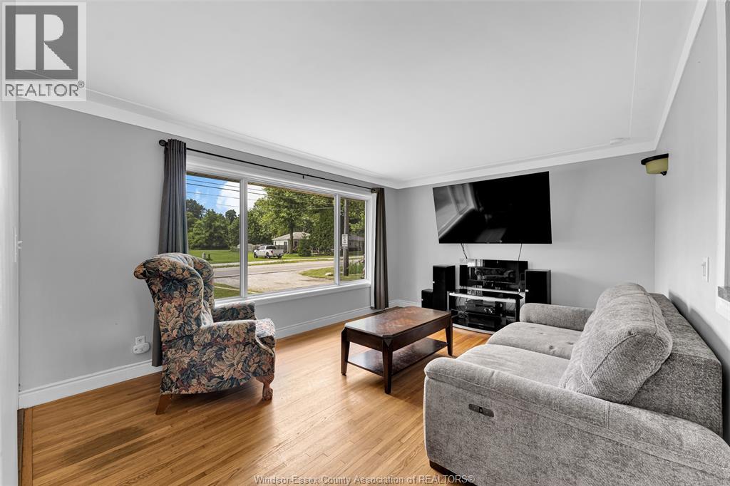 4861 Matchett ROAD, Windsor — photo 9