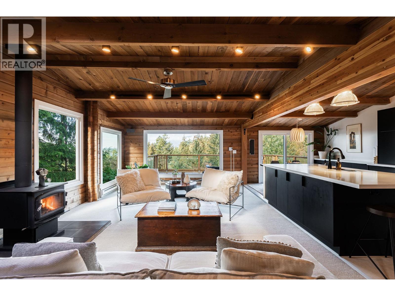 1608 WHITESAILS DRIVE
