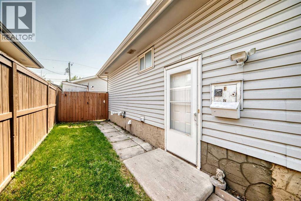 152 Maranda Close NE - 3