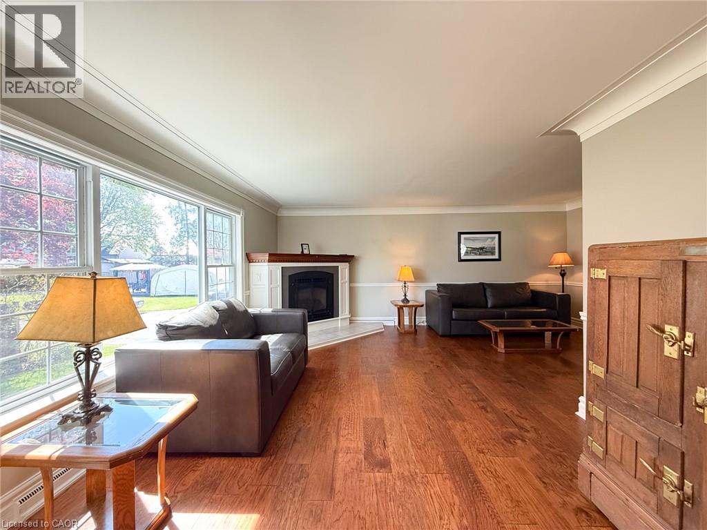 103 MAIN Street S - 21