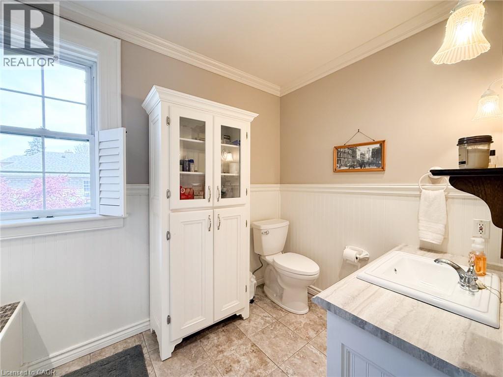 103 MAIN Street S - 37