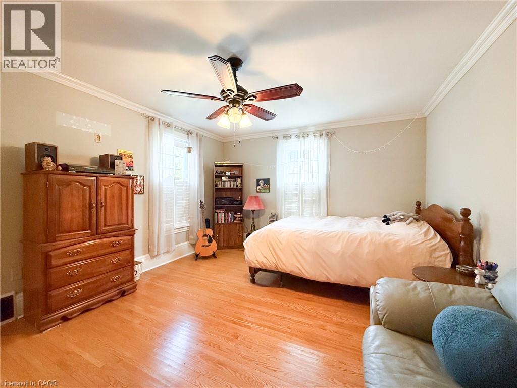 103 MAIN Street S - 40