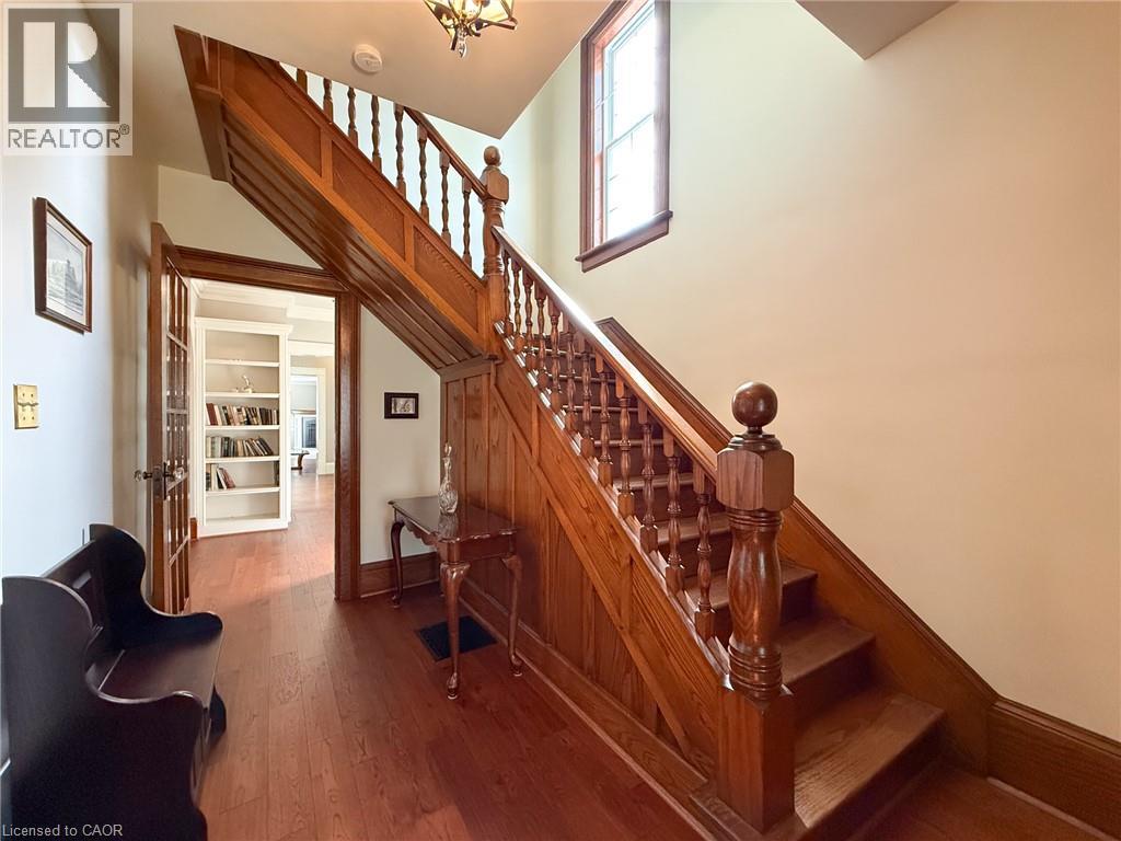 103 MAIN Street S - 9