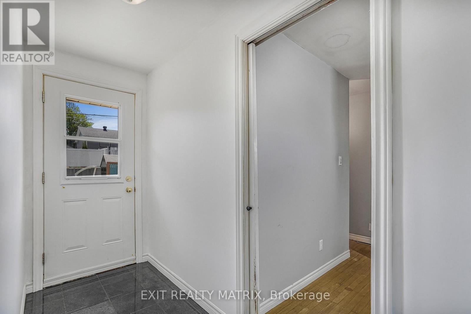 845 CARTIER BOULEVARD - Image 13