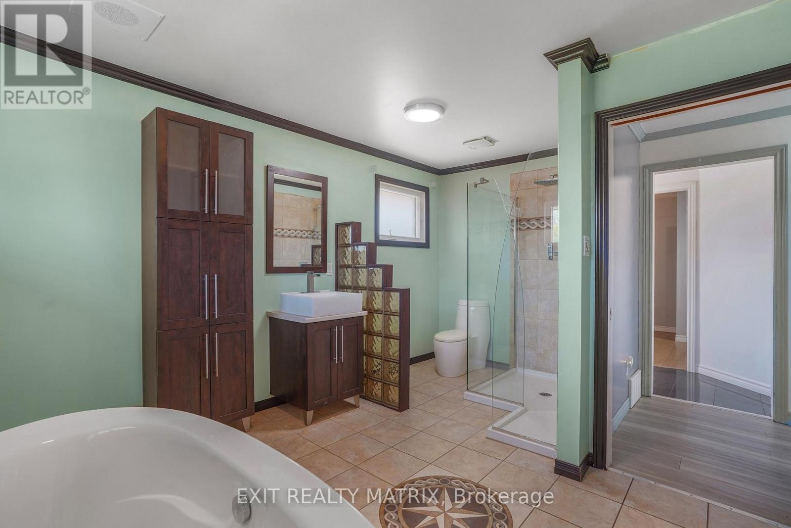 845 CARTIER BOULEVARD - 17