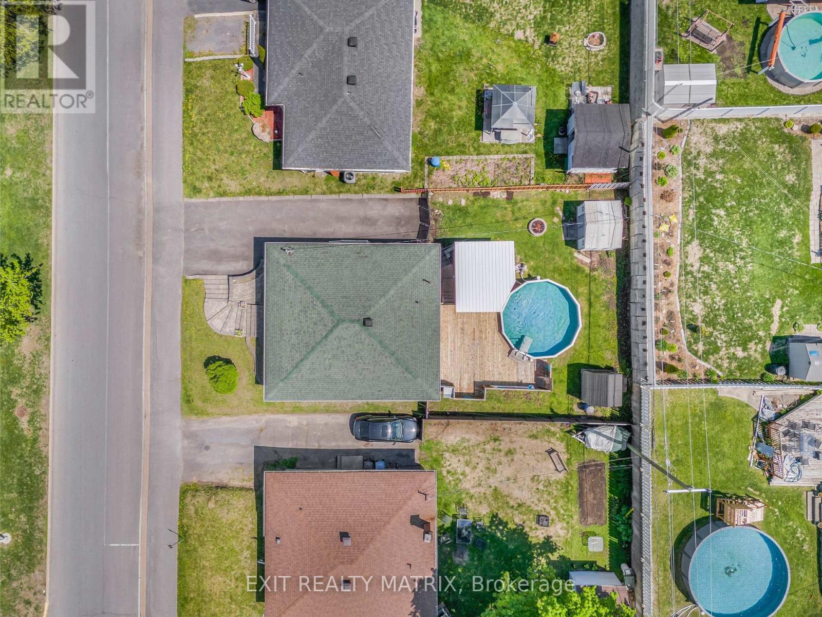 845 CARTIER BOULEVARD - Image 35