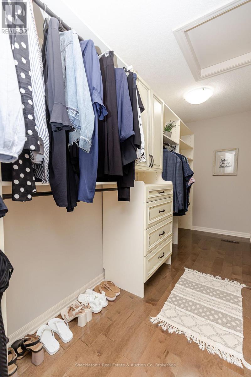 4 bedroom Single Family interior view, 766 Eagletrace Drive, London North (North S), Ontario
