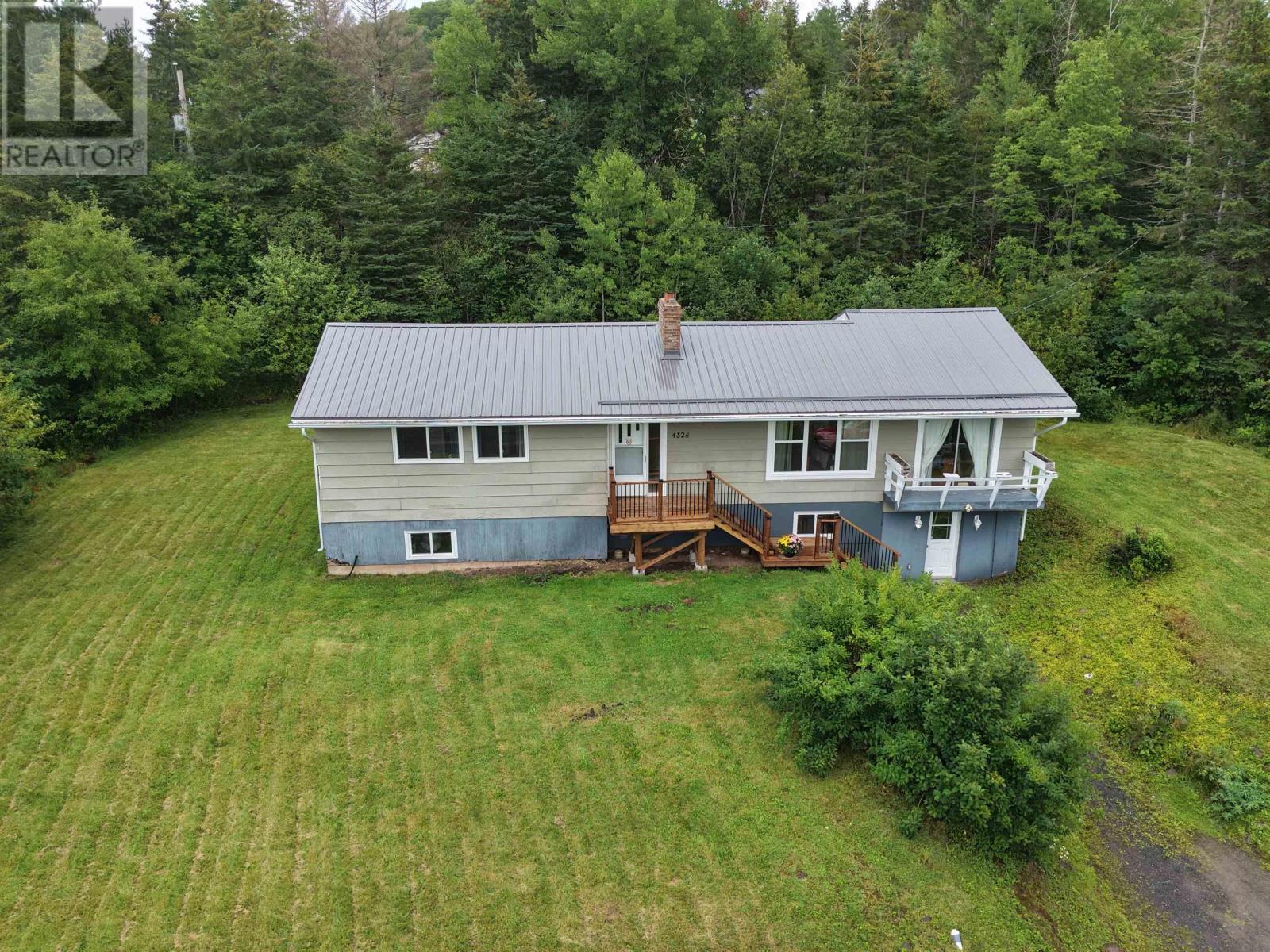 4328 East River East Side Road