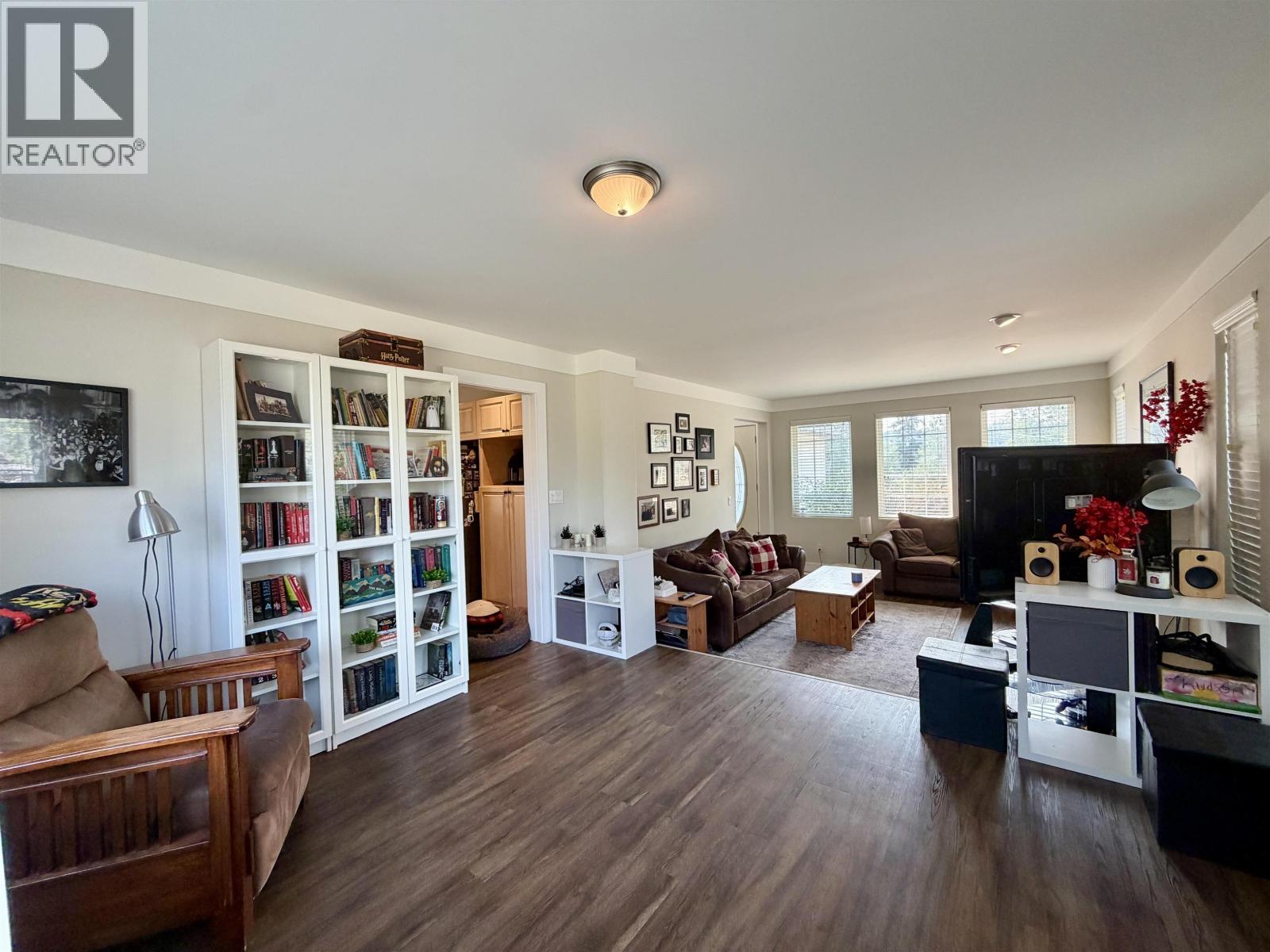 5581 LAKESIDE COURT - 12