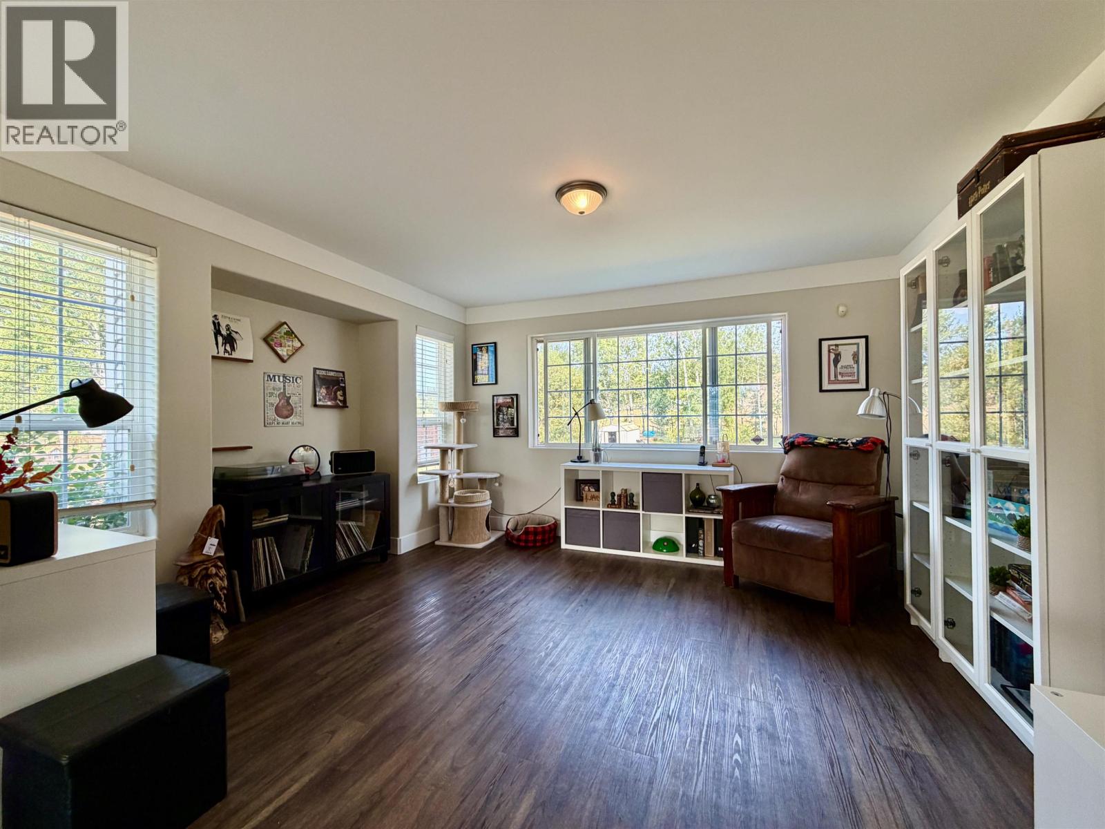 5581 LAKESIDE COURT - 11